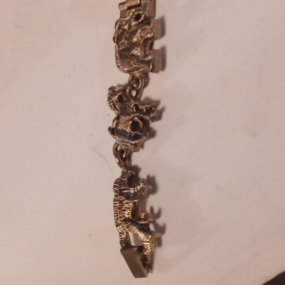 VINTAGE WOMEN'S WATCH NOAHS ARK, ANIMALS PRE LOVED, SILVERTONE, HONG KONG QUARTZ - Picture 3 of 9